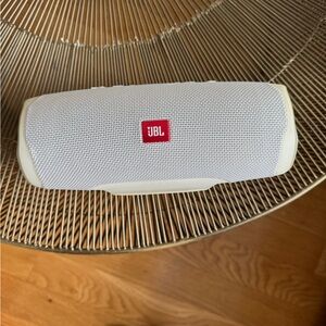 JBL Charge 4
